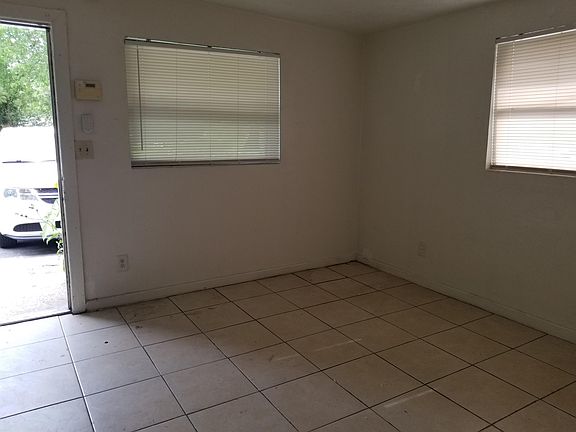 3rd image of 3049 Nolan St