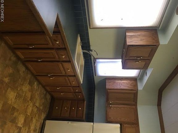5th image of 4107 Bucyrus Ave
