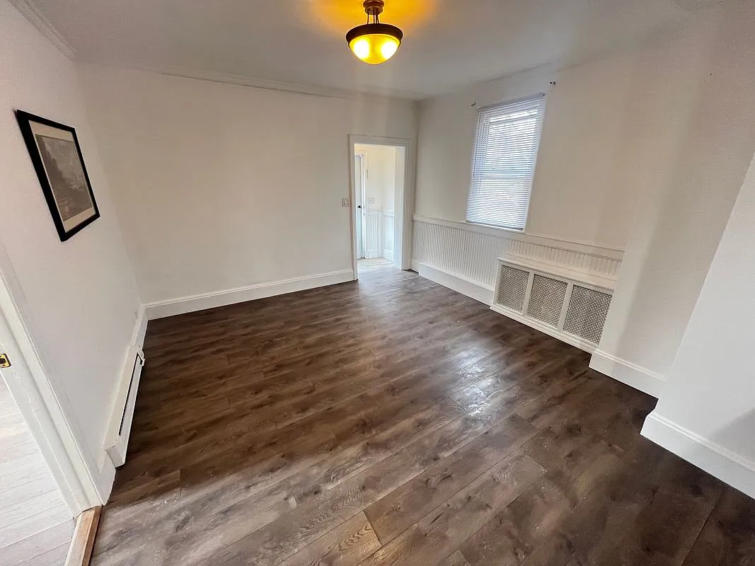 2 bed, 1.0 bath, 650 sqft, $2,350 — Photo 3