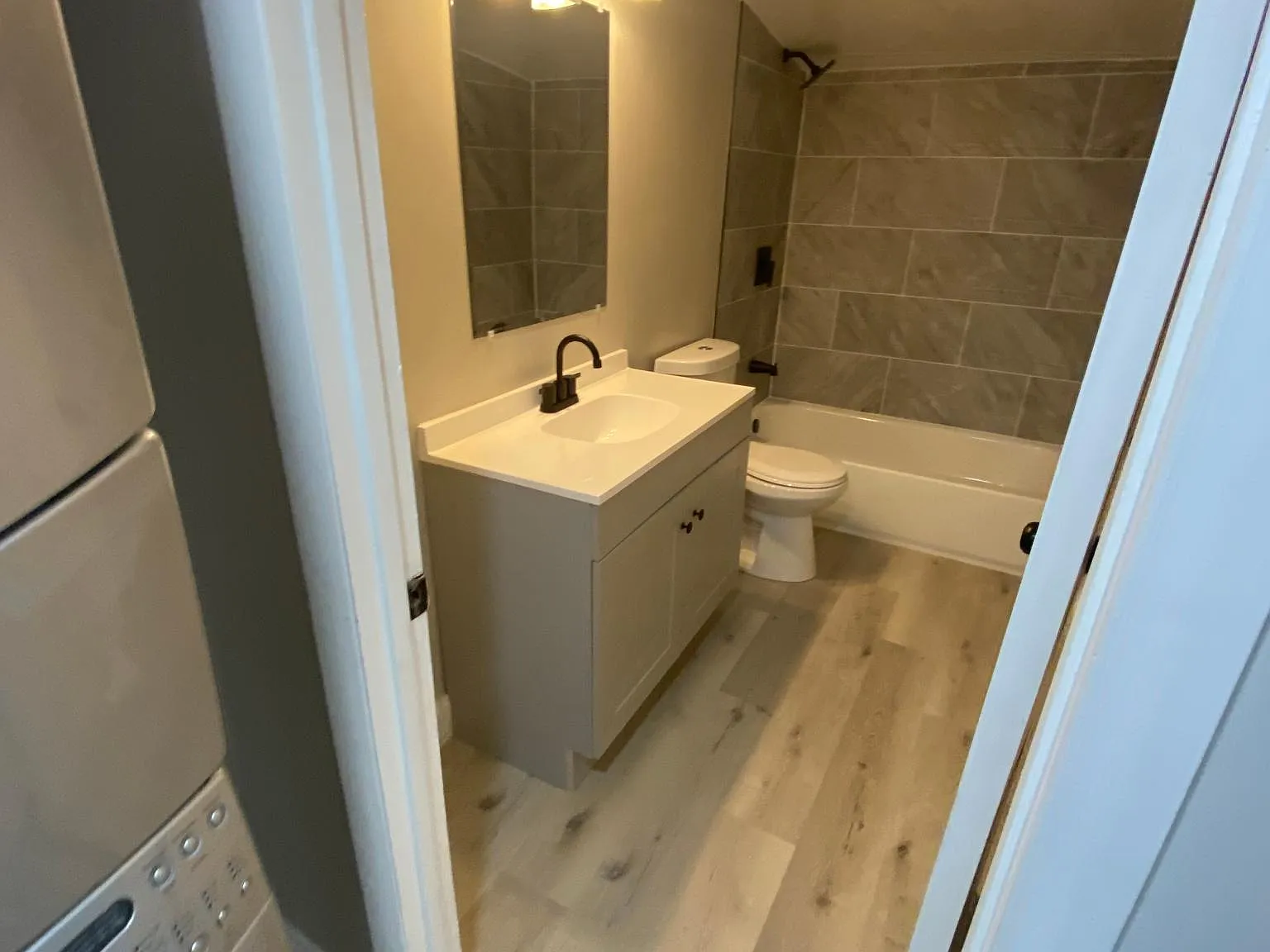 2 bed, 800 sqft, $1,500 — Photo 3