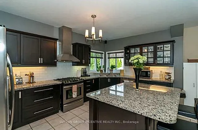 4 bed, $3,200 — Photo 4