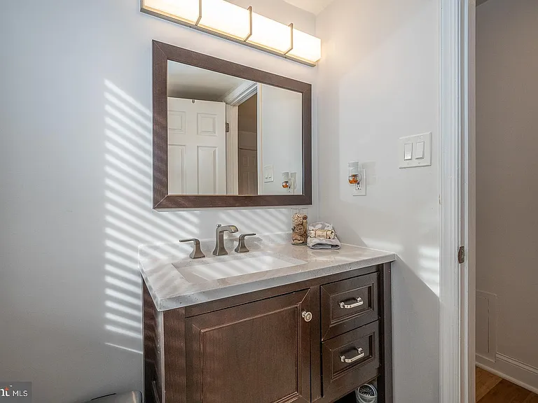 504 Mountainview Dr — Photo 16