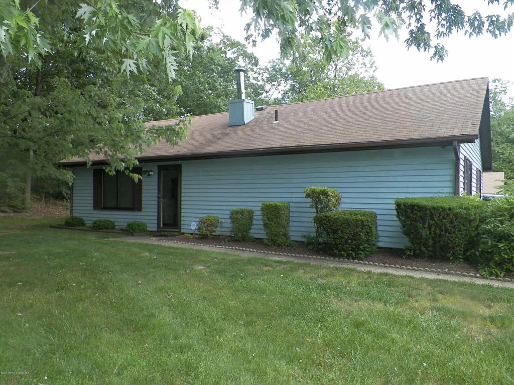 5 Peacock Pl photo 1