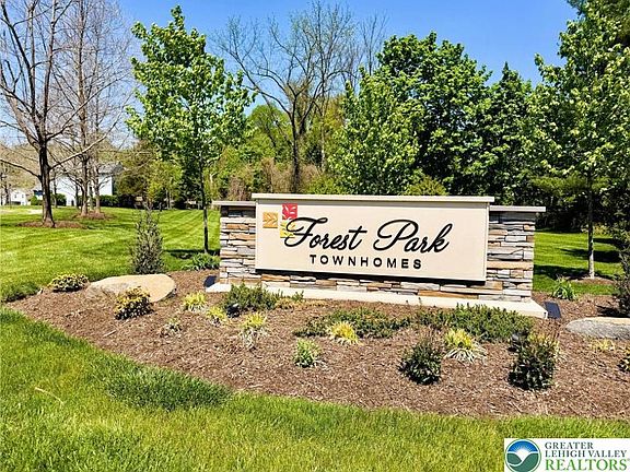 2nd image of 60 Carousel Cir