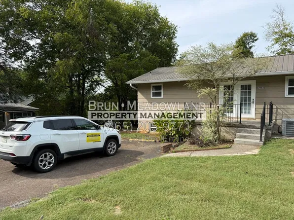 3003 Crenshaw Dr, Knoxville, TN 37920