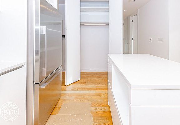 3rd image of 436 Albee Sq #27C