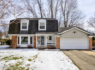 865 Randall Dr, Troy, MI