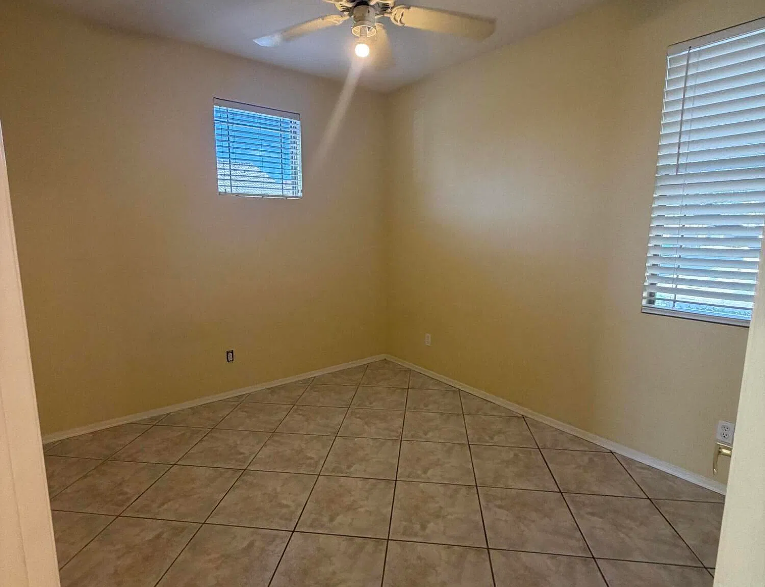 3 bed, 3.0 bath, 1566 sqft, $2,495 — Photo 3