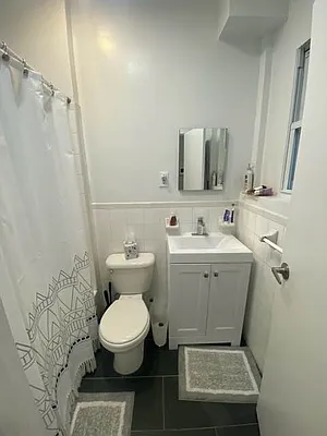 Rented by Salon Realty Corp | media 18