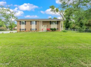 950 Ponder Rd, Knoxville, TN 37923