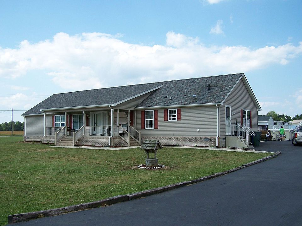 Front of 2 Meadow Dr