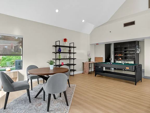 5th image of 1001 Bridgeport Ave #621