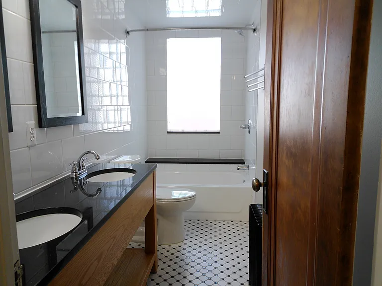 2041 N Main St #1 — Photo 13