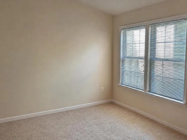 9640 Potters Hill Cir — Photo 6