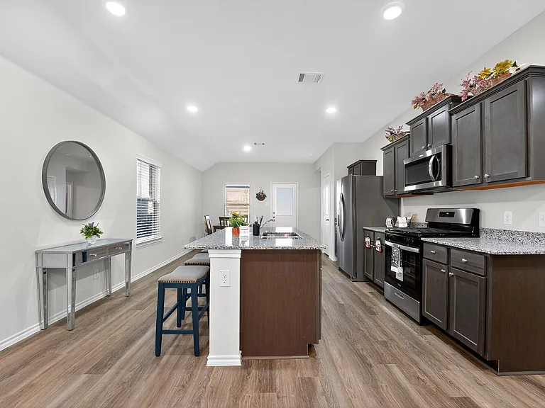 906 Ramble Rd — Photo 5