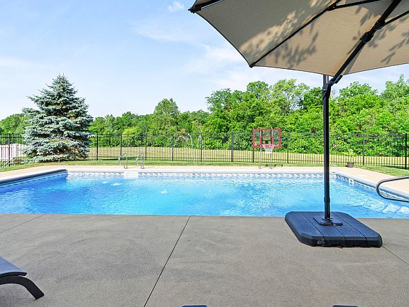 3rd image of 2047 Fawn Meadow Dr