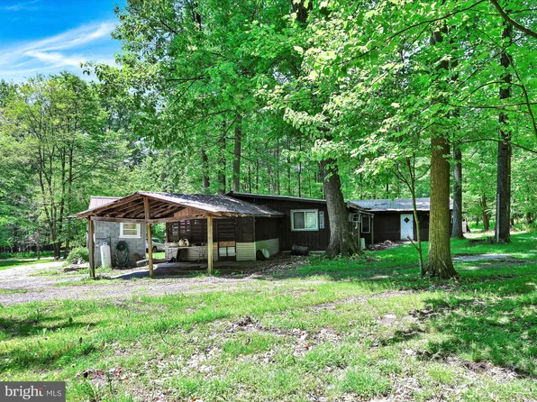 72 Stump Ln, Pine Grove, PA 17963