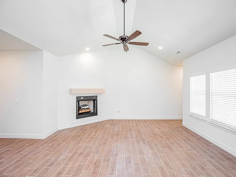 937 Cook Ln — Photo 21