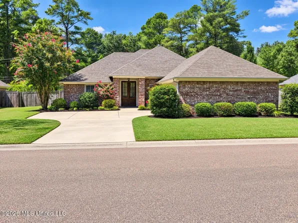 3 Lenox Ct, Jackson, MS 39211