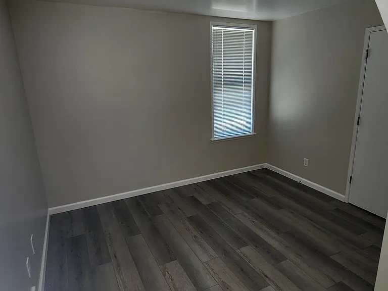 1902 Baker Ave — Photo 12