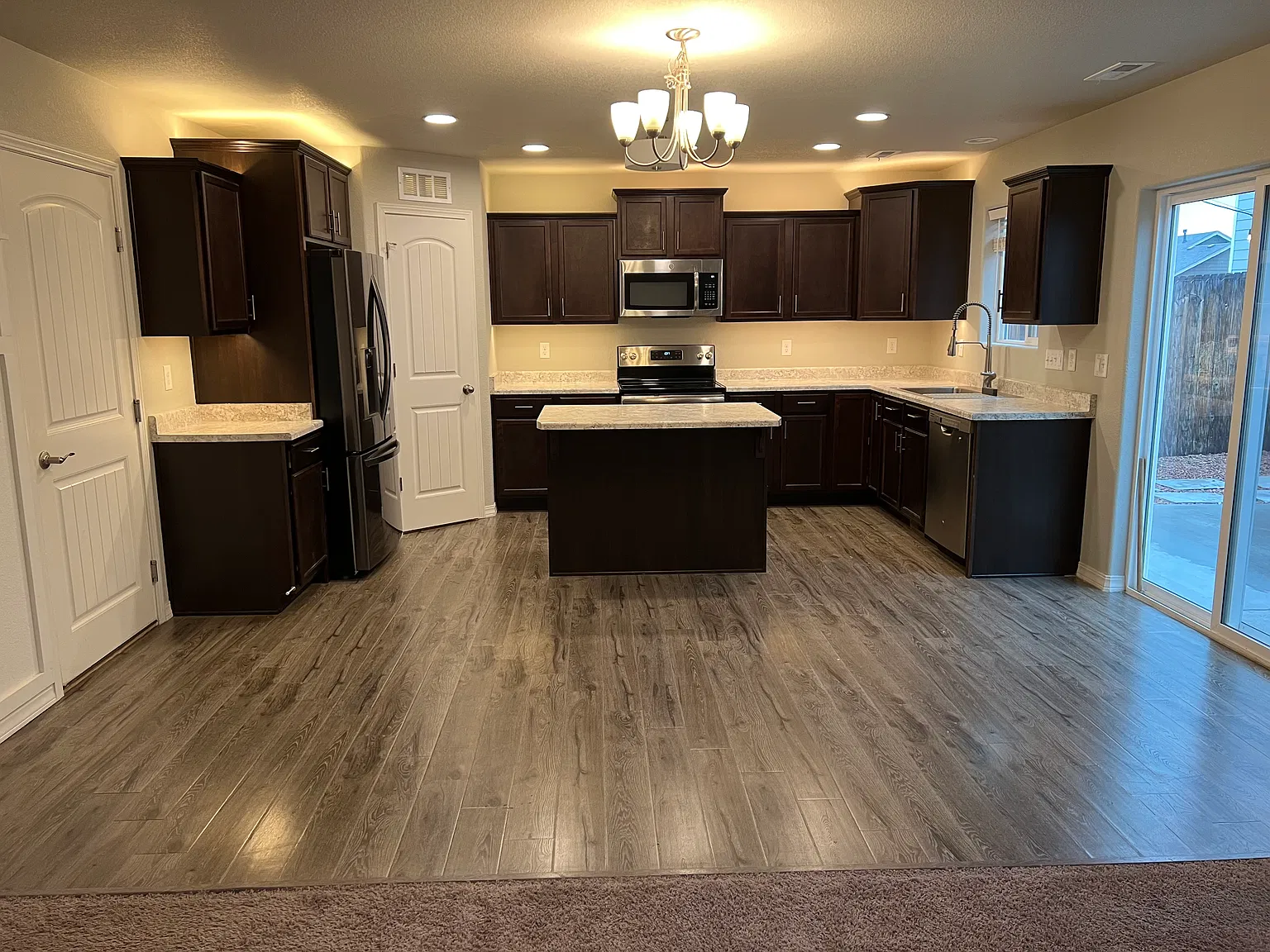 3 bed, 2.5 bath, 1680 sqft, $2,400 — Photo 2