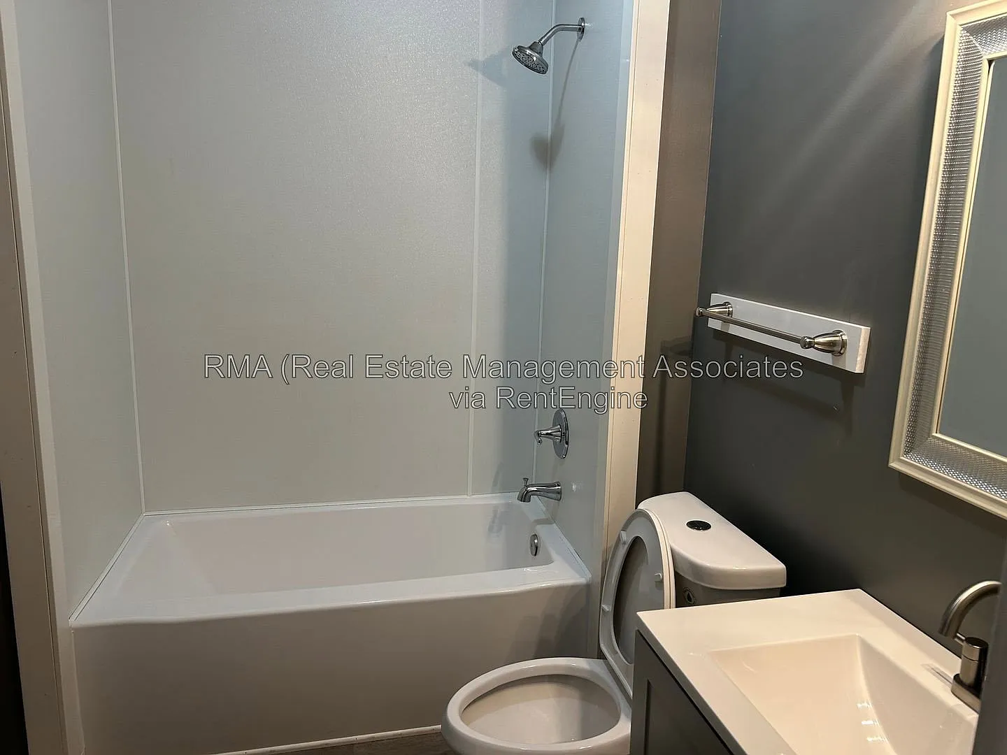 2 bed, 1.0 bath, 784 sqft, $895 — Photo 4