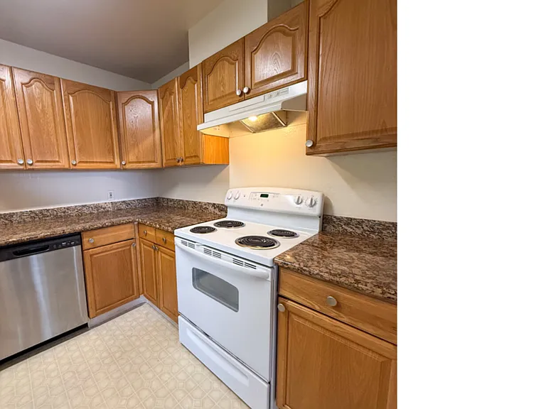 4 Davis Dr #A — Photo 9