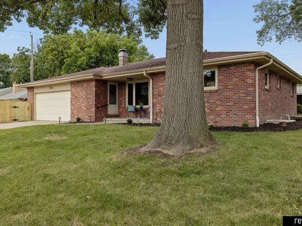 2041 N 77th St, Lincoln, NE 68505