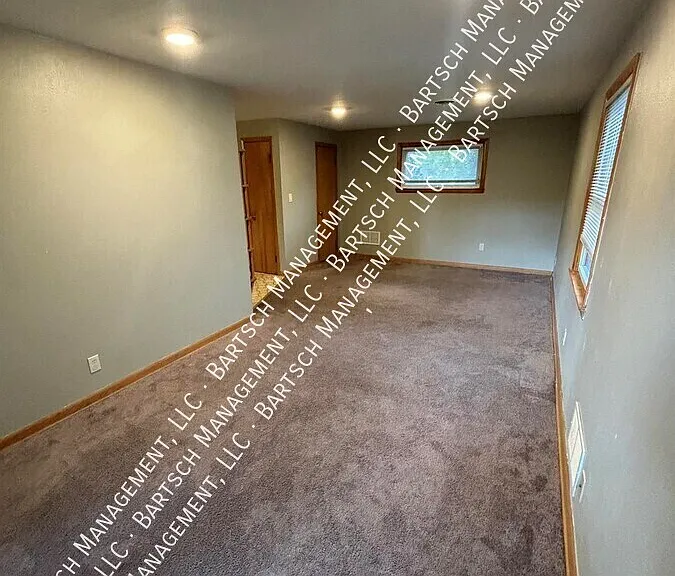 2814 N 90th St — Photo 9