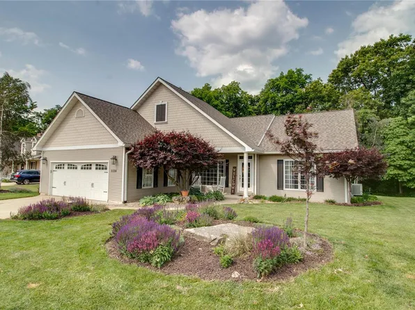 1130 Eagle Ln, Grafton, IL 62037