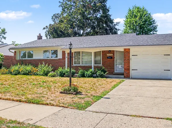 35977 Dover St, Livonia, MI 48150