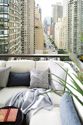 Sold by Corcoran | media 7