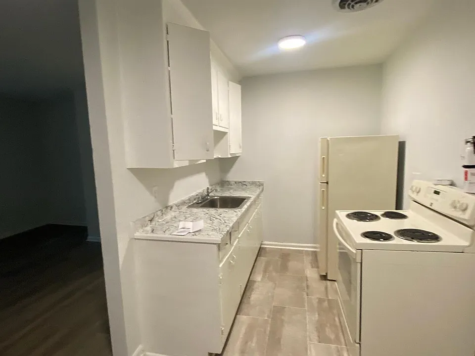 W.R. Cropper Apartments