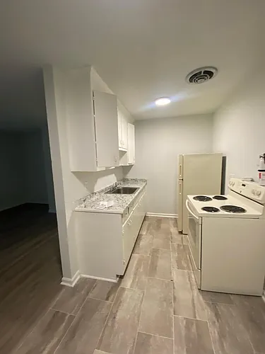 W.R. Cropper Apartments Photo 1