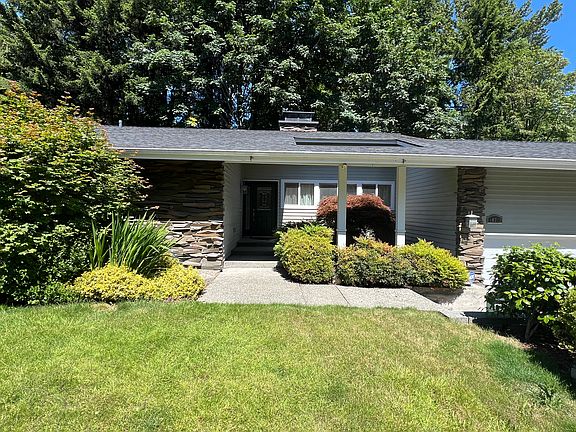 3rd image of 14712 SE 45th Pl
