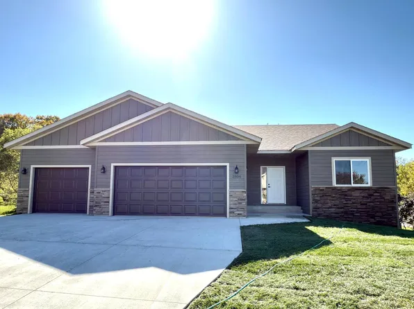 2804 Oak Lawn Dr, Northfield, MN 55057