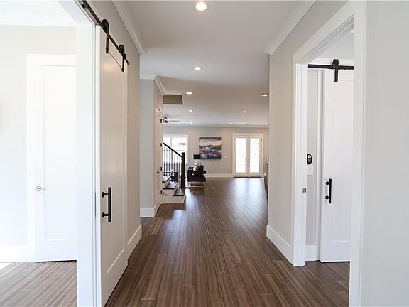 5th image of 1104 Palafox Dr
