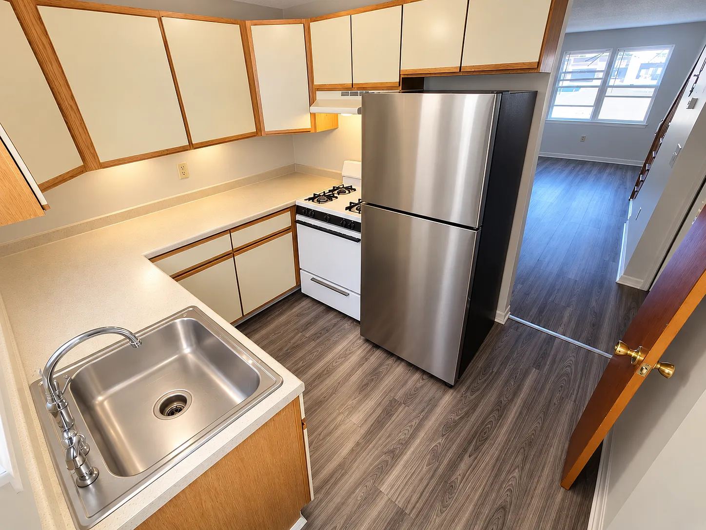 2 bed, 1.5 bath, $1,750 — Photo 2