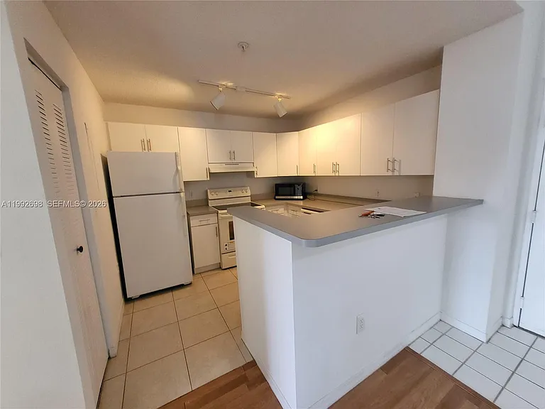 4500 NW 107th Ave #2019 — Photo 5