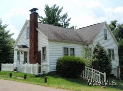 1st image of 204 Gibbons Pl