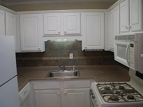3 bed, 2.5 bath, 1600 sqft, $1,950 — Photo 4