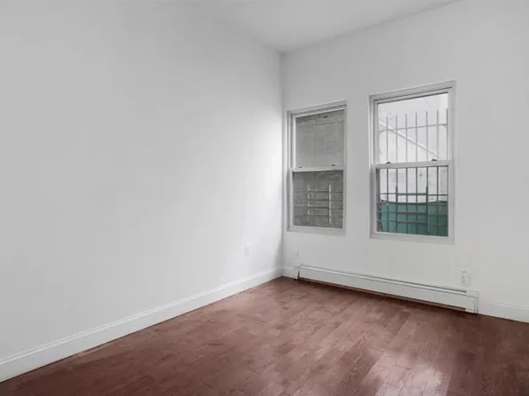 1823 Anthony Avenue image 13 of 31