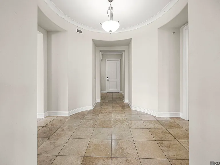 998 Stanford Ave #303 — Photo 11