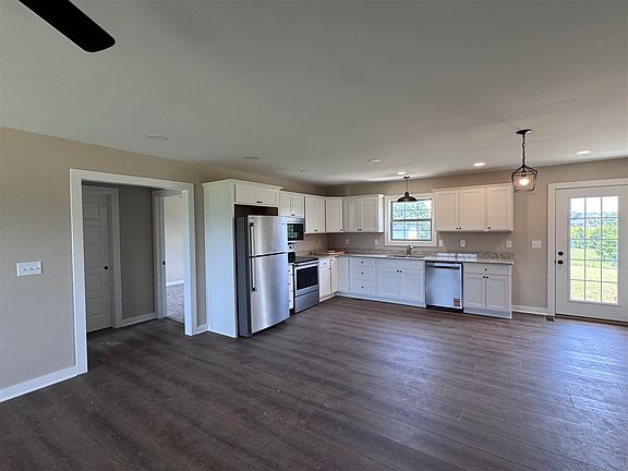 3rd image of 146 Sizemore Rd