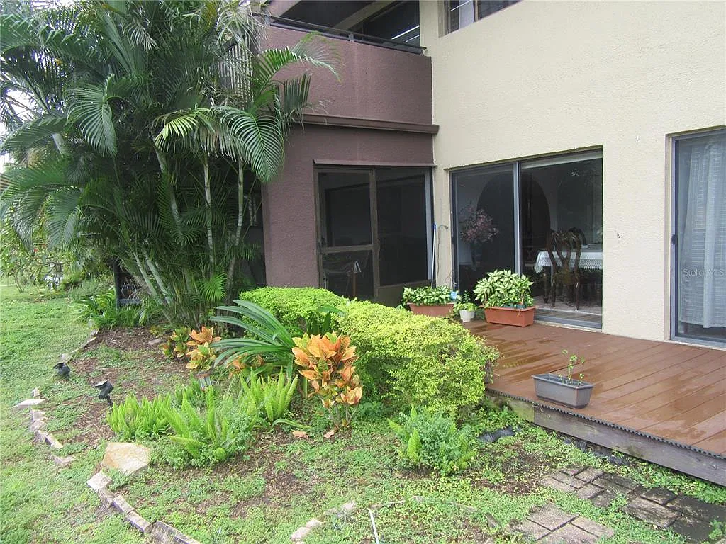 2 bed, 2.0 bath, 1180 sqft, $2,400 — Photo 2