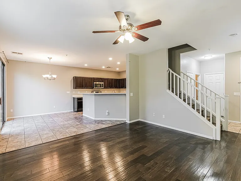 1444 N 80th Dr — Photo 4