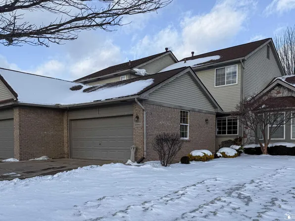 22901 Woodcreek Dr, Taylor, MI 48180