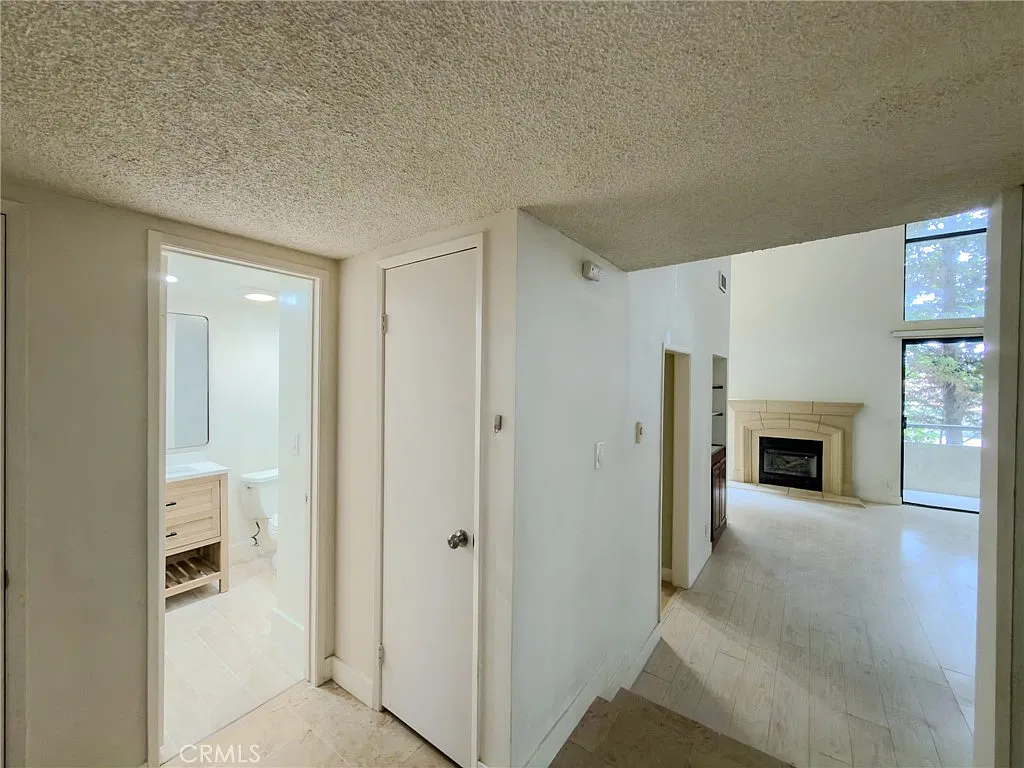 2 bed, 1300 sqft, $3,550 — Photo 1