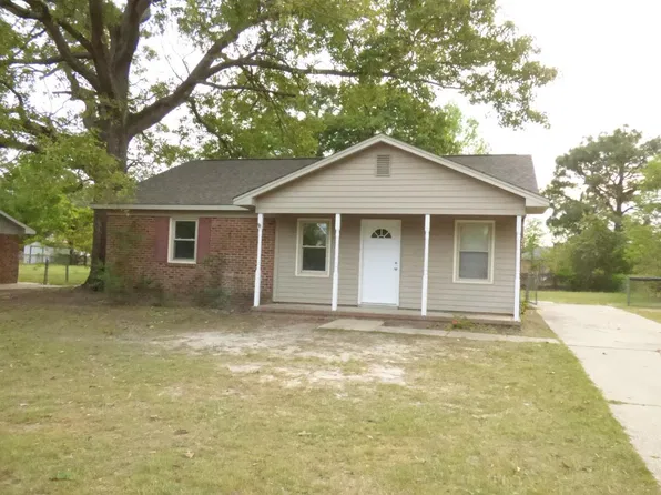 1015 Abrams St, Fayetteville, NC 28311