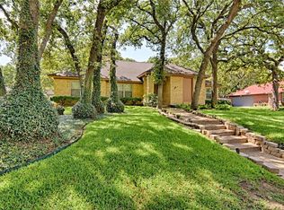 1816 Crooked Ln, Fort Worth, TX 76112